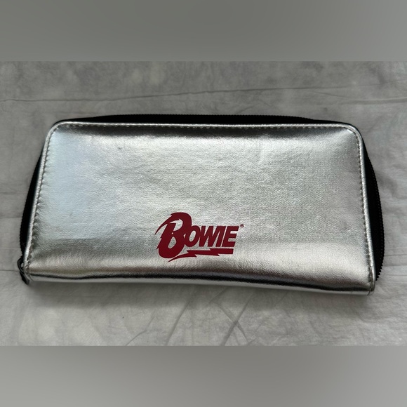 David Bowie Alladin Sane Bolt Metallic Silver Zip Wallet Girls Women - Picture 2 of 6